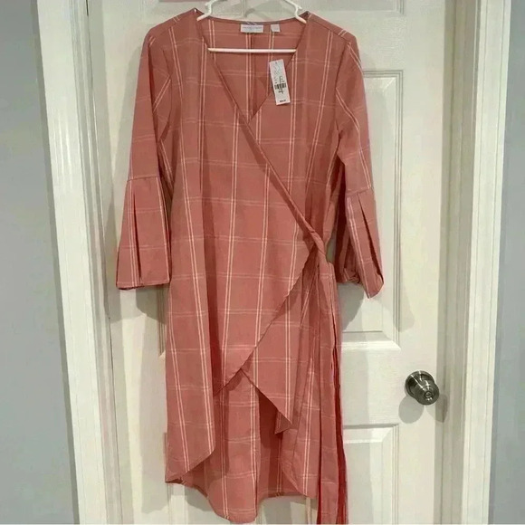 New York & Company Dress Women Size S Pink White Plaid Tulip Hem Wrap V Neck NWT - Picture 3 of 10